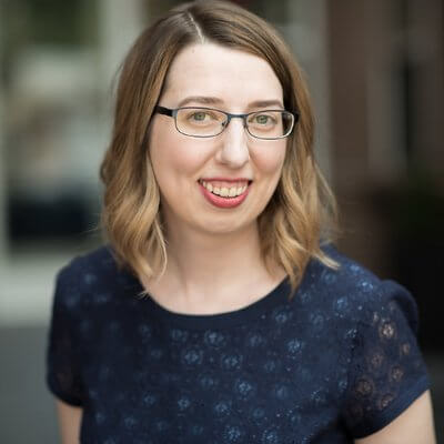 Portrait de Sarah Anderson, rédactrice et stratège en emails